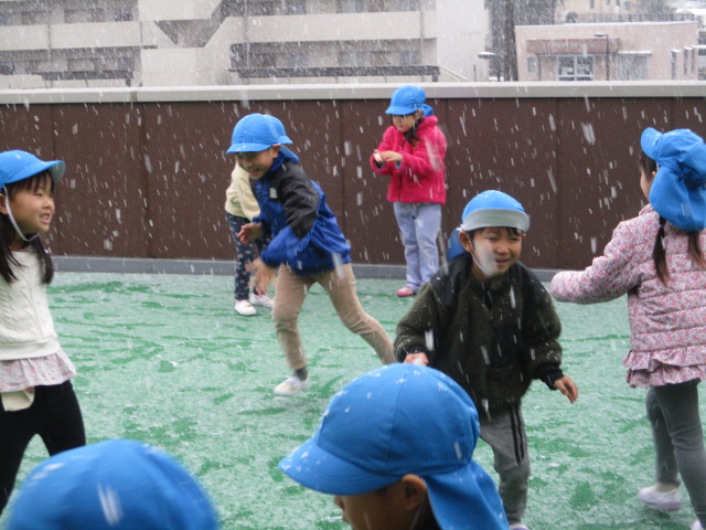 5歳児雪遊び