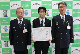 豊橋消防本部から本郷中学校に感謝状を贈呈しました