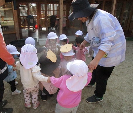 うさぎ集団遊び