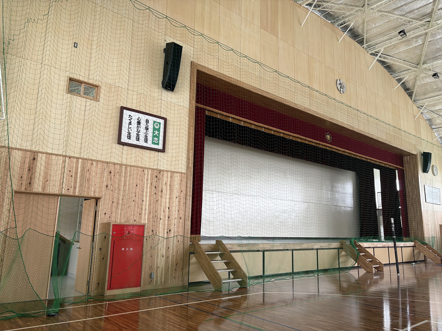 牟呂中体育館10