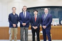 表敬訪問のようす
