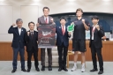 市長へ挨拶のようす