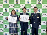 協力者との記念写真